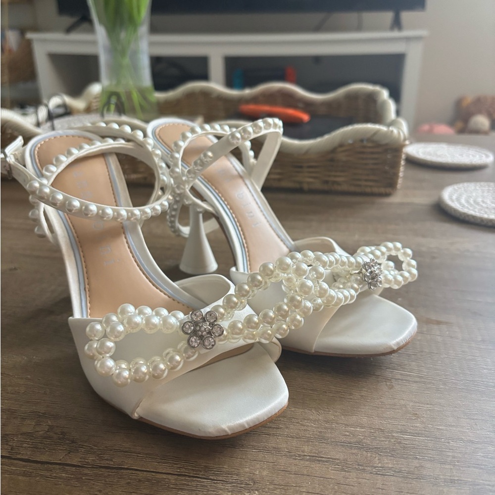 Gianni Bini Pearl Heels